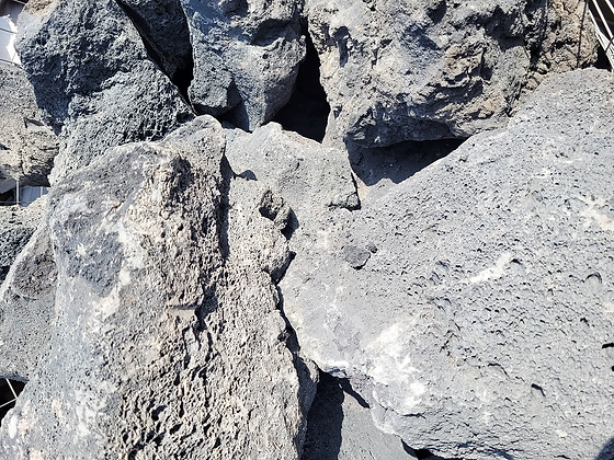 wio_stones_darwinblacklava_3